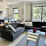 Cozy Rondebosch Apartment